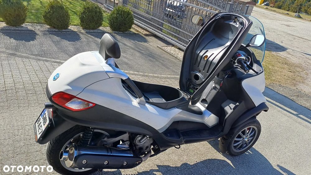 Piaggio MP-3 - 14
