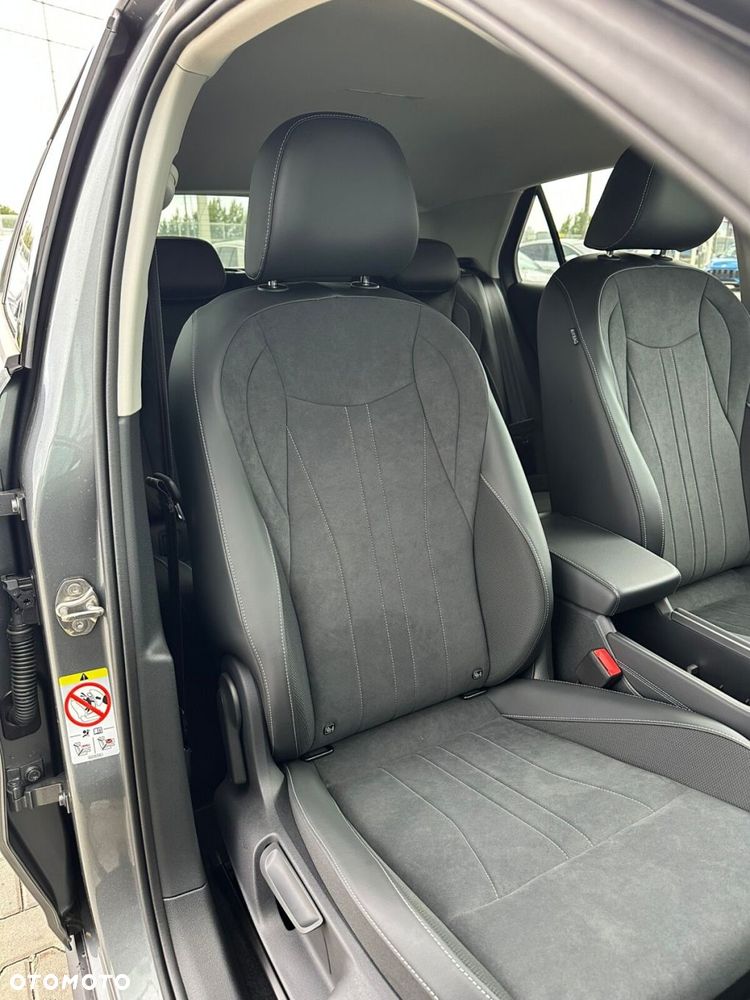 Volkswagen T-Roc 1.5 eTSI Style DSG - 21