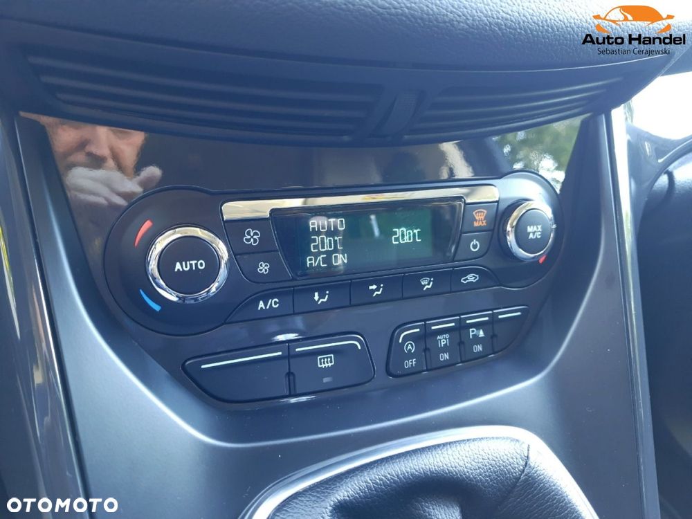 Ford Kuga 1.5 EcoBoost 2x4 Titanium - 23