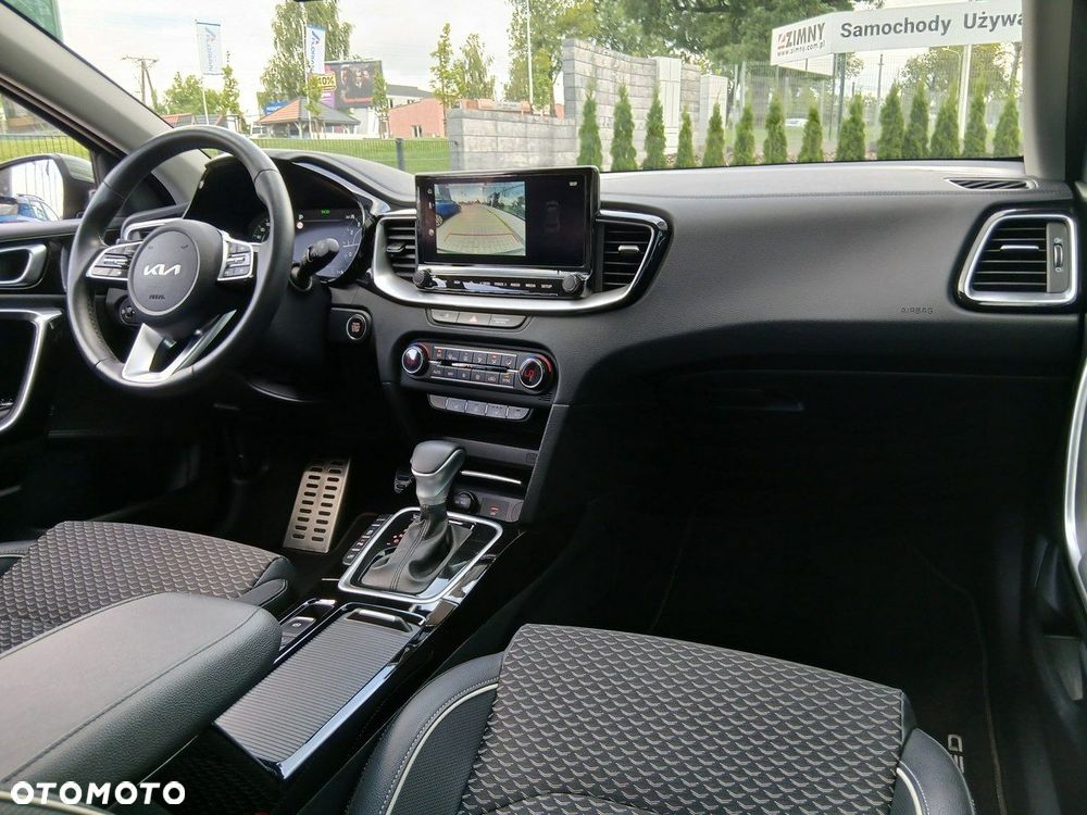 Kia Ceed - 31