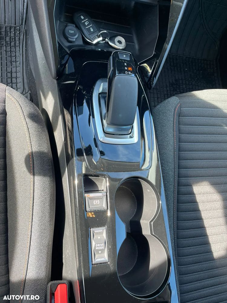 Peugeot 2008 e-2008 Active Pack - 9