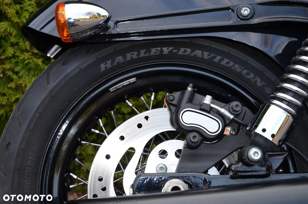 Harley-Davidson Dyna Street Bob - 30