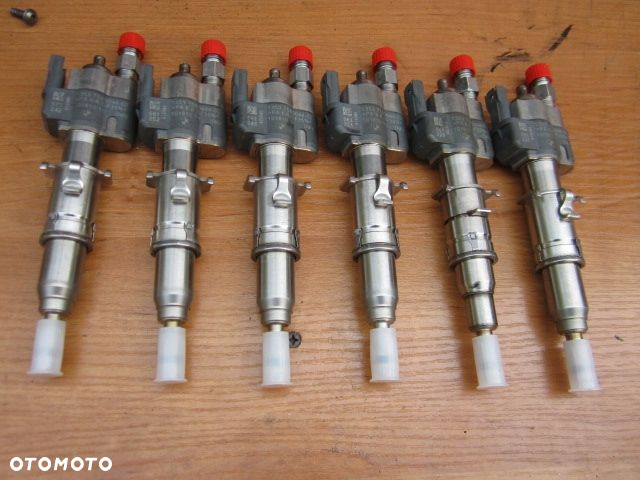 BMW E90 E60 N43 BMW1 N53 BENZYNA WTRYSKIWACZ 7589048 02 - 2