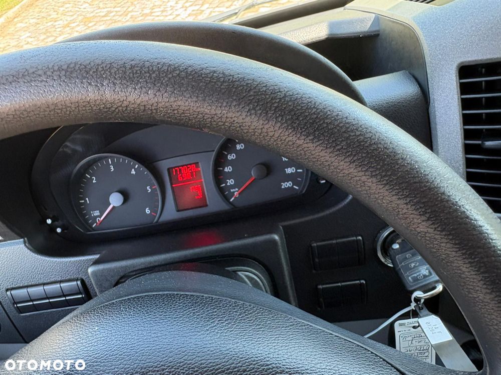 Volkswagen CRAFTER - 14