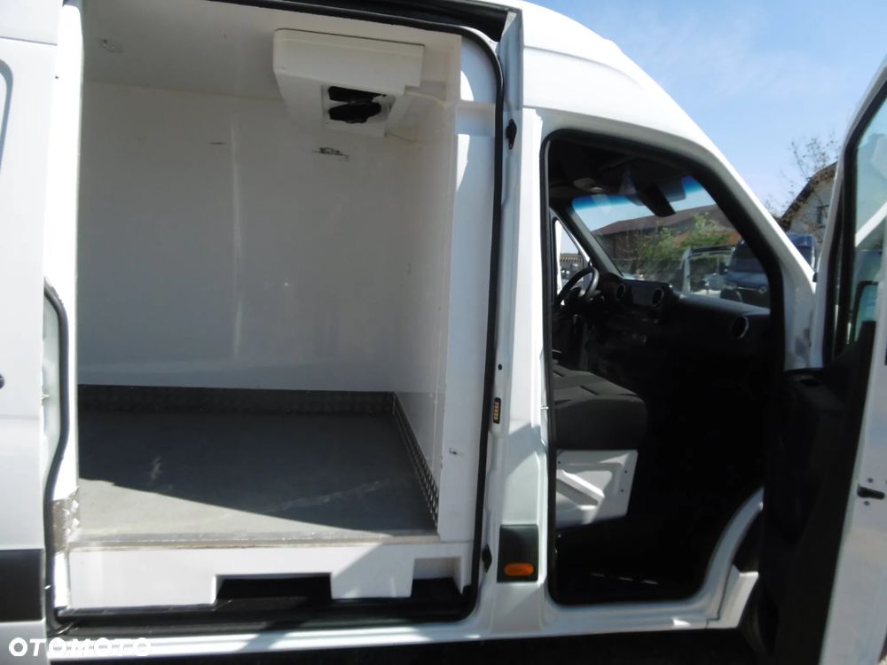 Mercedes-Benz Sprinter - 16