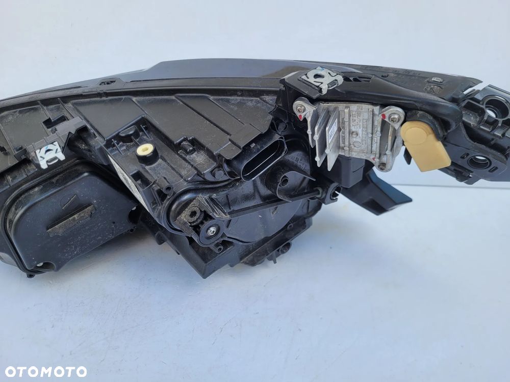 Vw Golf VIII 8 lampa przód prawa full led IQ - 9