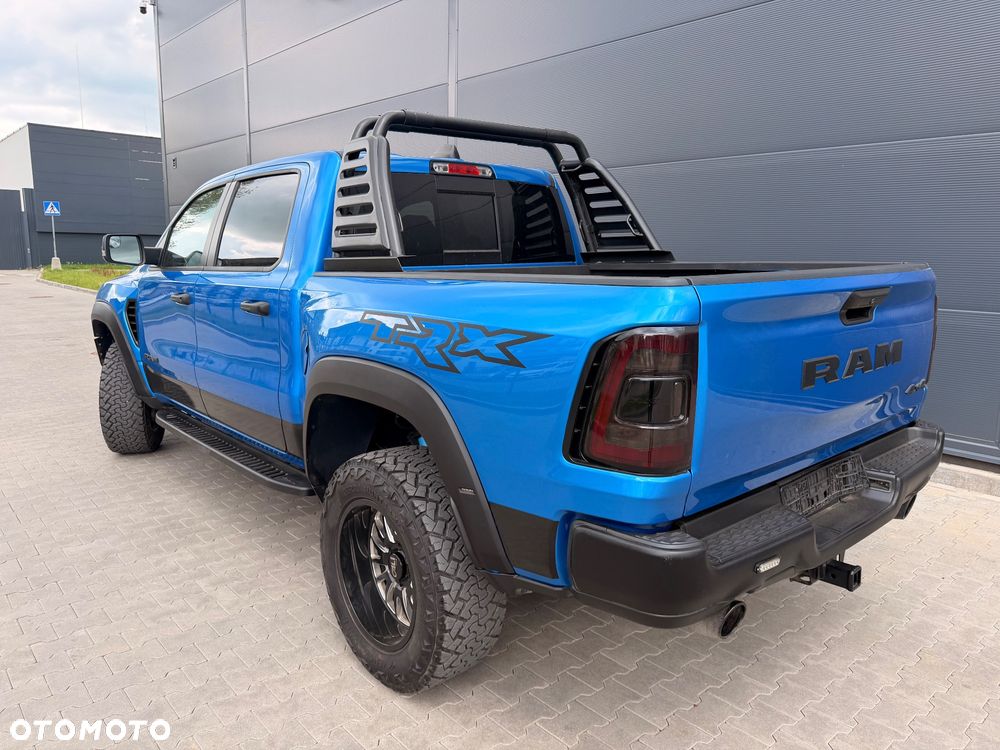 Dodge RAM - 12