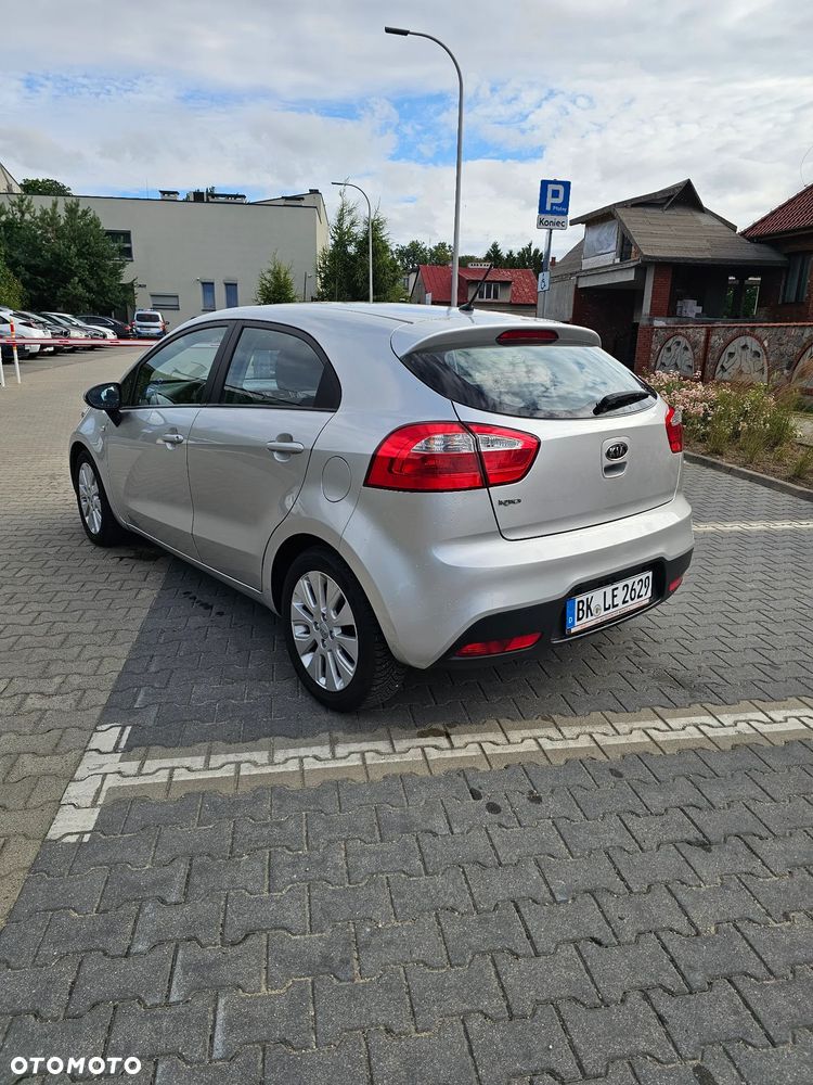 Kia Rio 1.2 Attract - 6