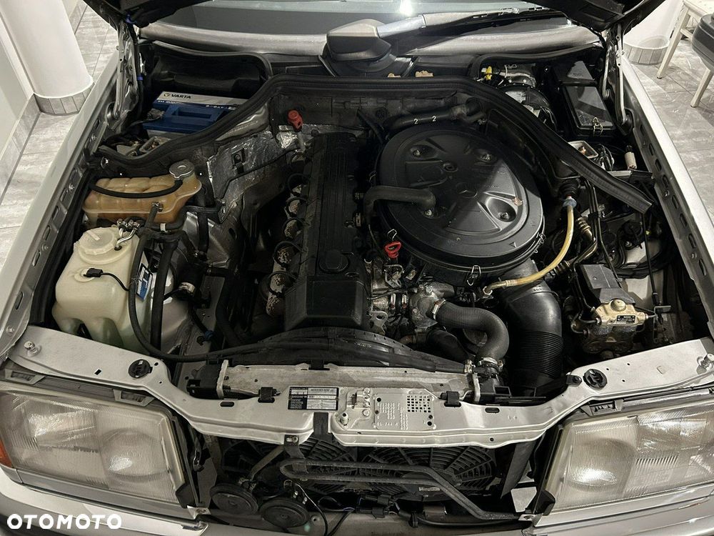 Mercedes-Benz W124 (1984-1993) - 12