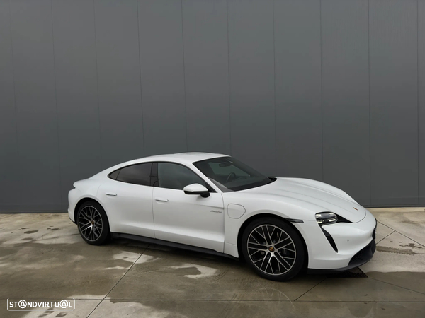 Porsche Taycan bateria Performance Plus