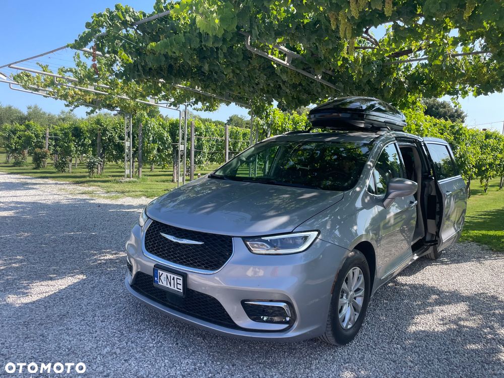 Chrysler Pacifica - 1