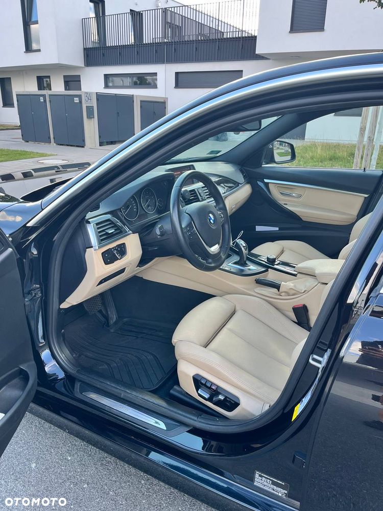 BMW Seria 3 330i Sport Line - 2