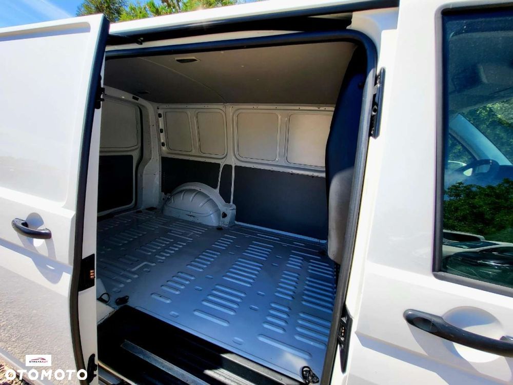 Volkswagen Transporter - 8