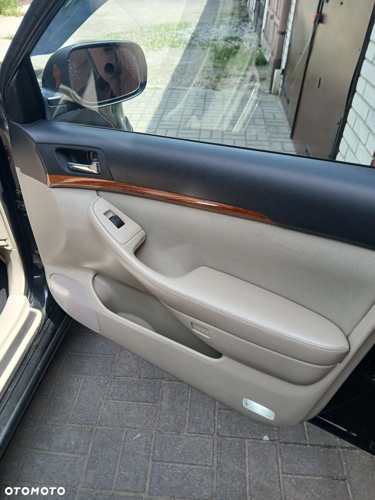 Toyota Avensis 1.8 VVT-i Sol - 12