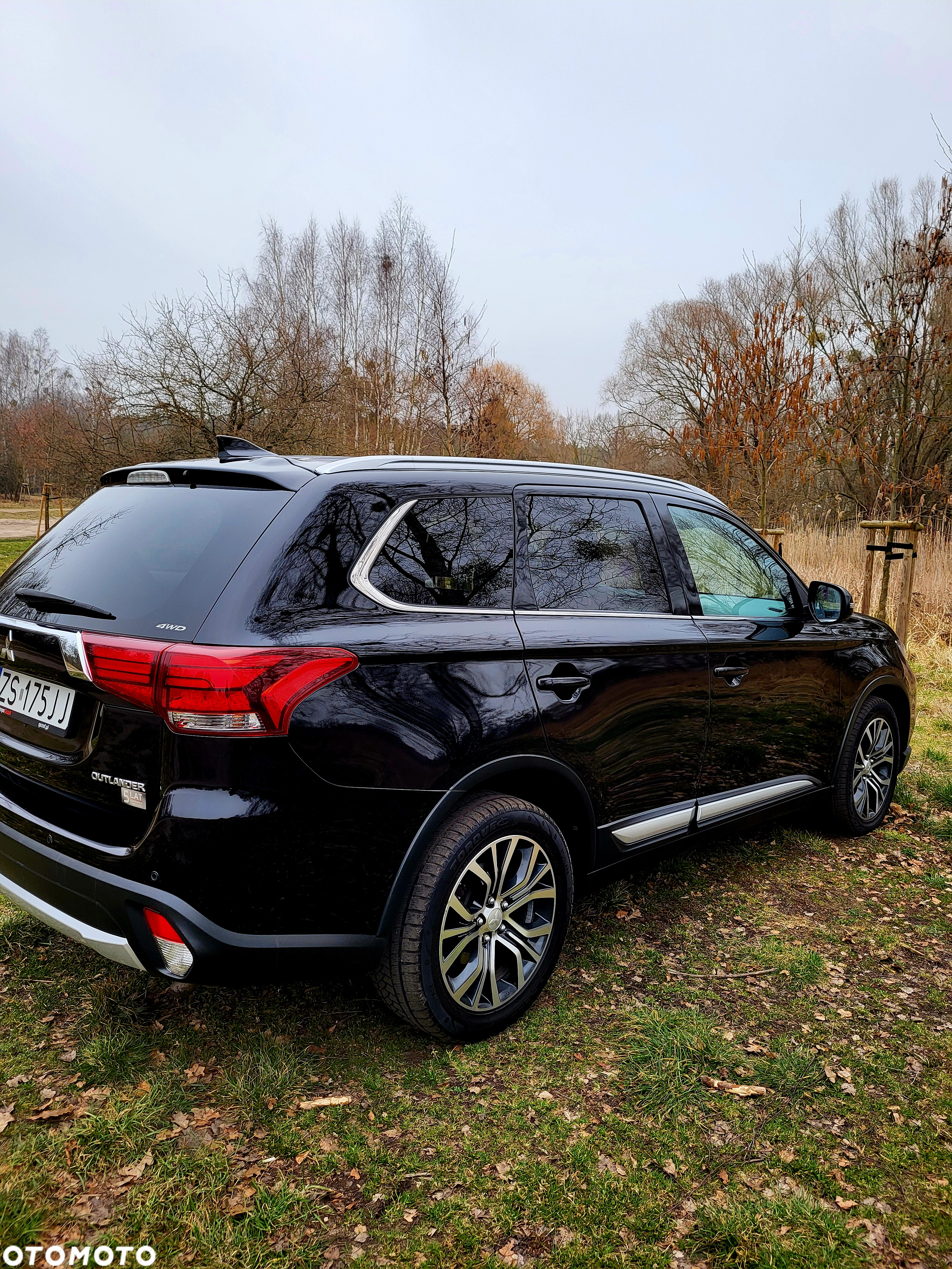 Mitsubishi Outlander 2.0 Intense + 4WD CVT - 8