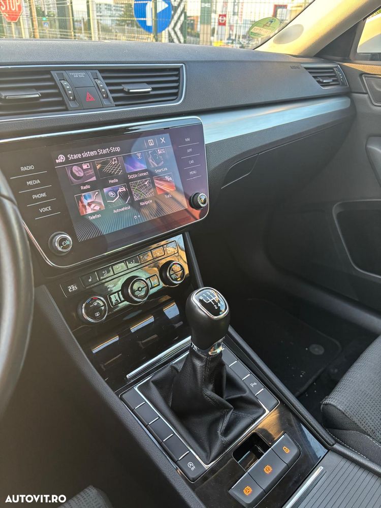 Skoda Superb 2.0 TDI Ambition - 17