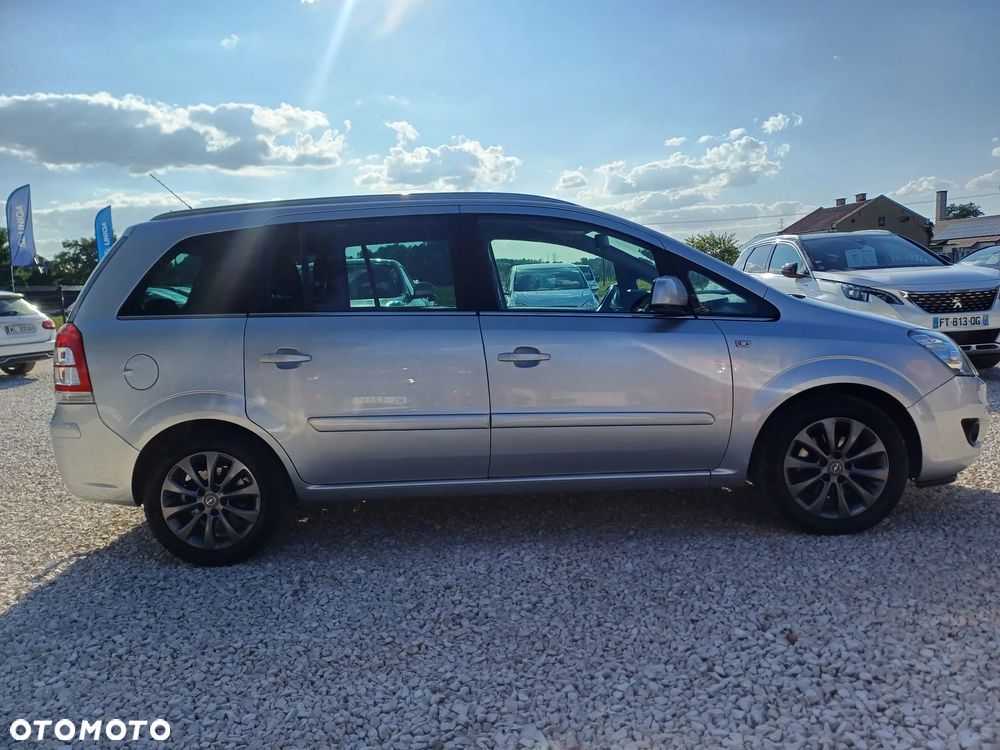 Opel Zafira 1.8 Family Plus - 22
