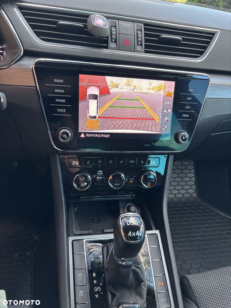 Skoda Superb 2.0 TSI 4x4 Style DSG - 9