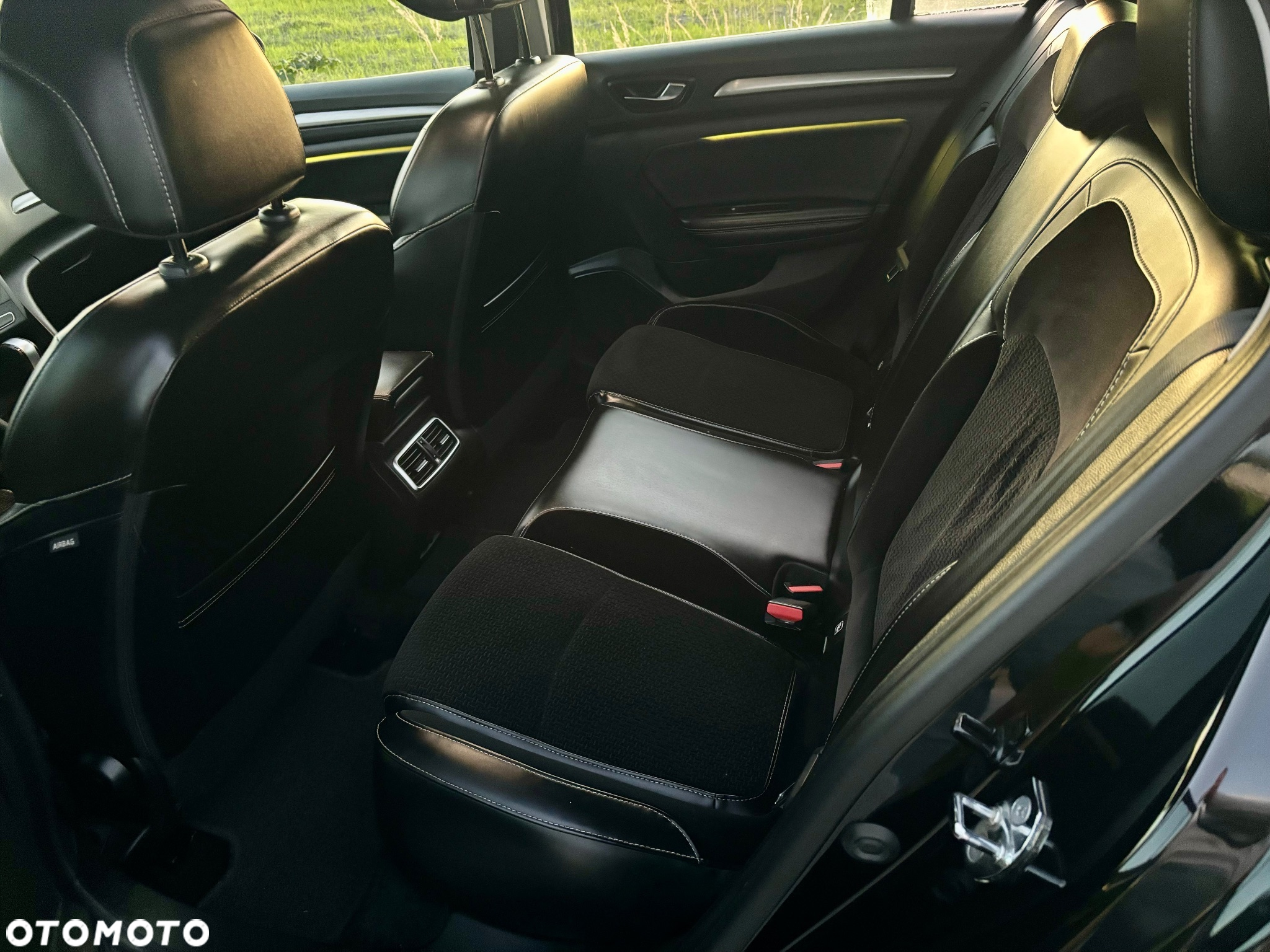 Renault Megane 1.5 dCi Limited EDC EU6 - 12