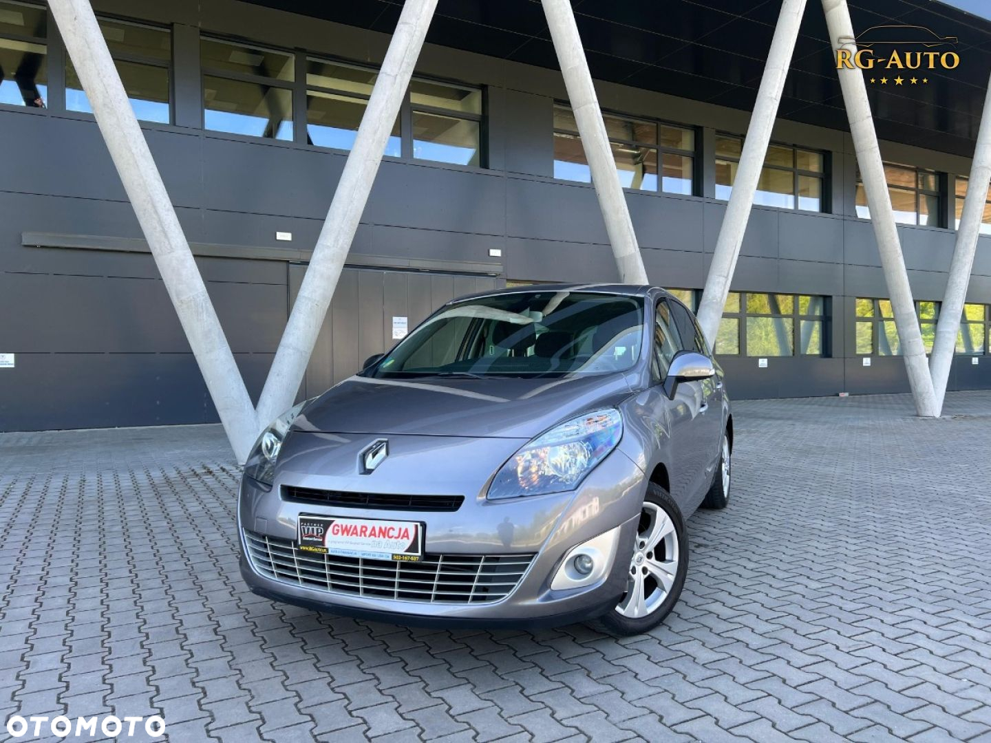 Renault Grand Scenic - 16