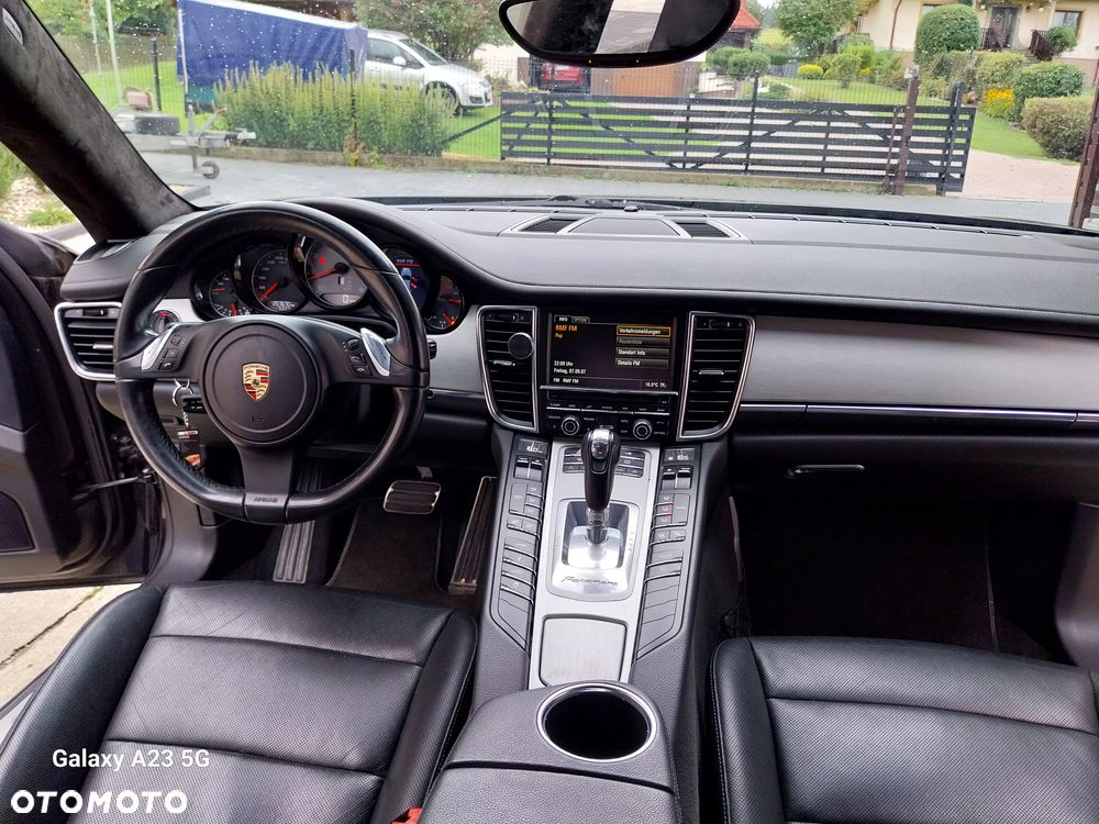Porsche Panamera 4S - 8