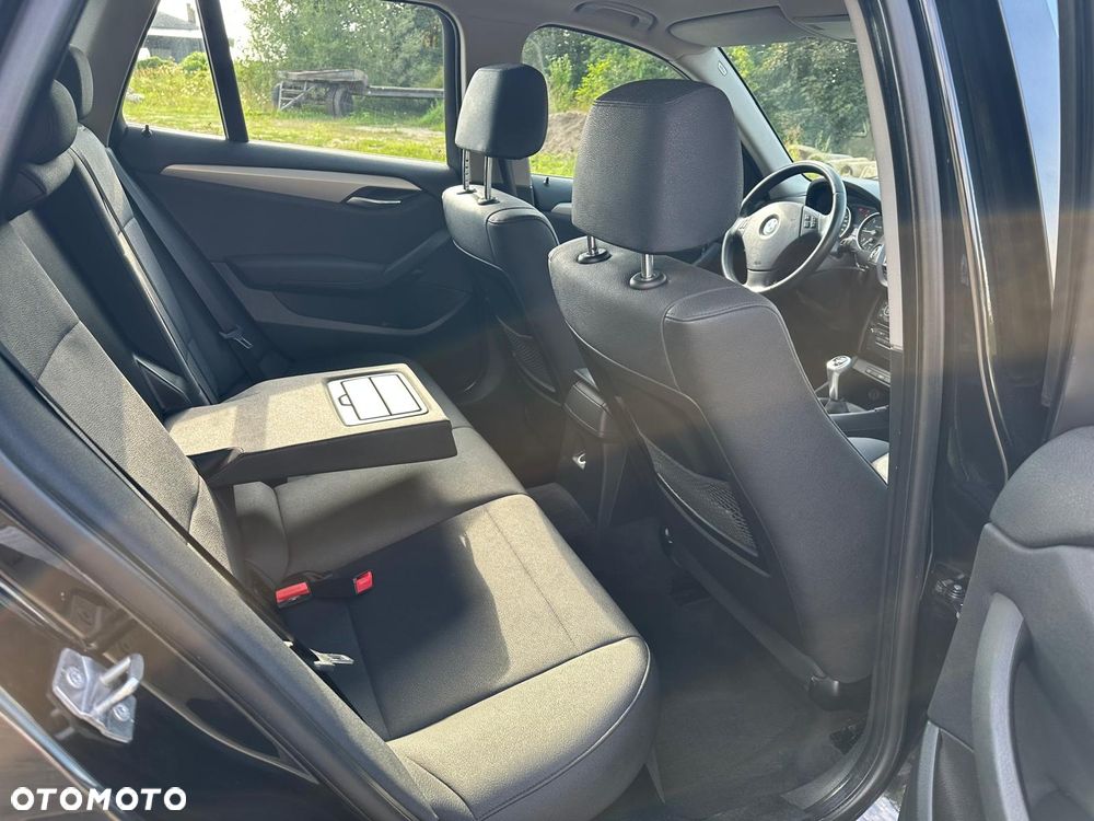 BMW X1 sDrive18d Sport Line - 17