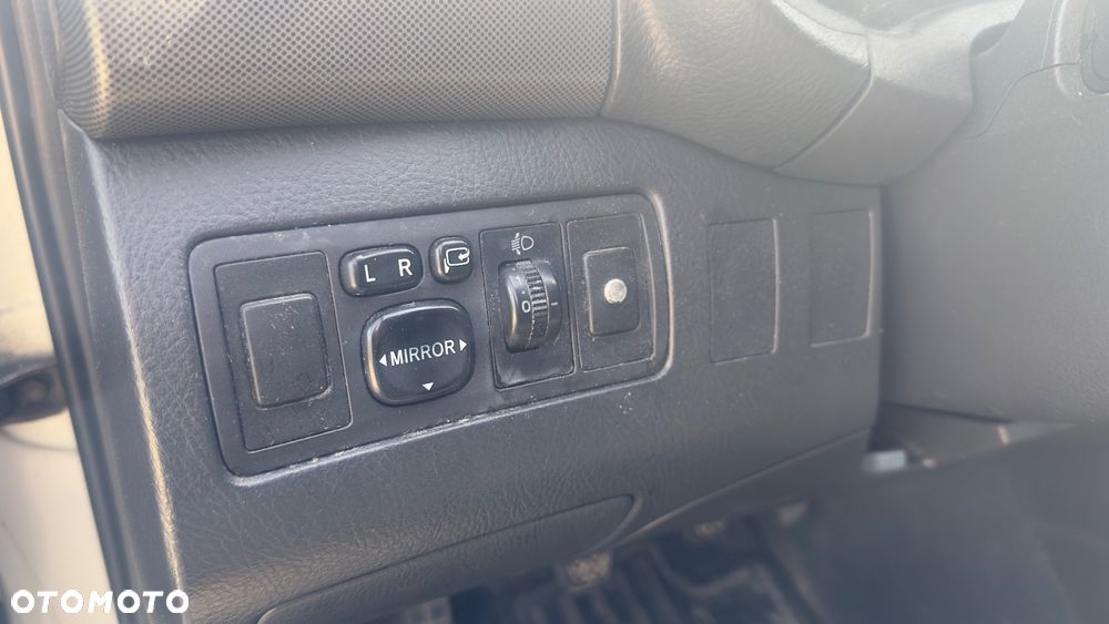 Toyota Avensis 1.8 VVT-i Sol - 9