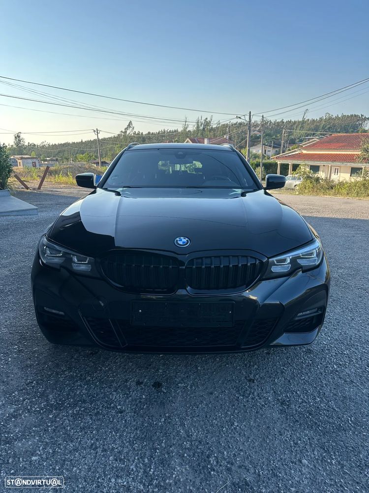 BMW 330 e Pack Desportivo M Auto - 1