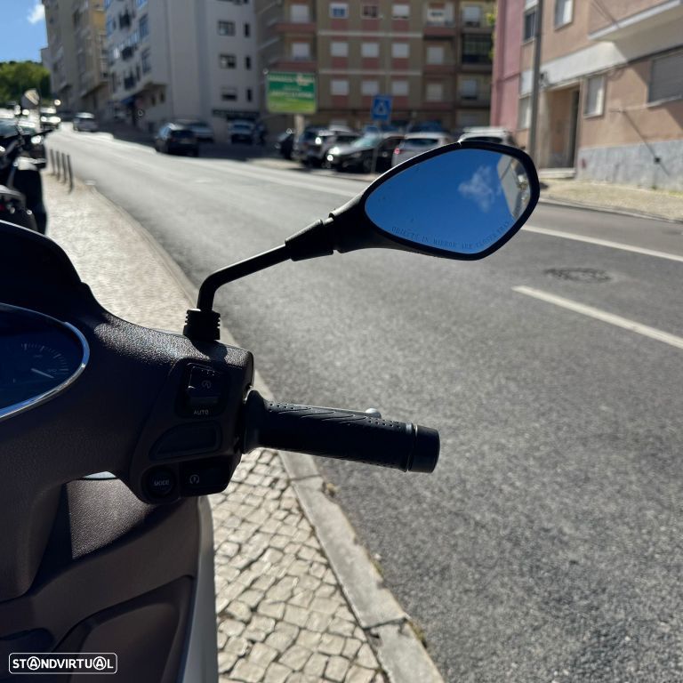 Piaggio Medley 125 - 21
