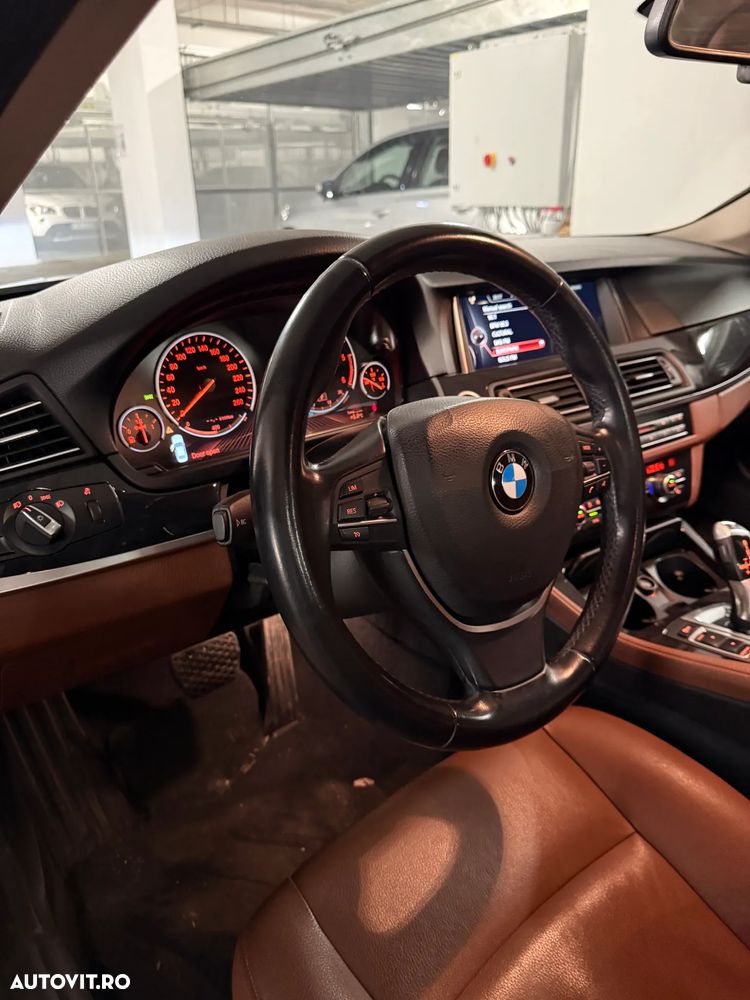 BMW Seria 5 520d xDrive AT - 15