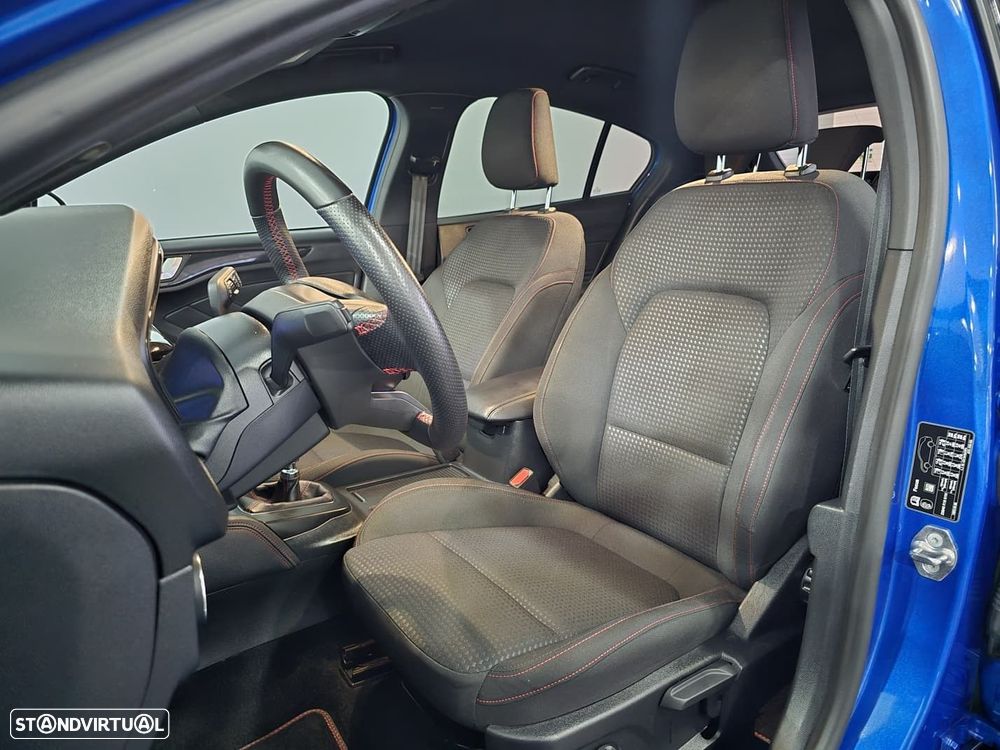 Ford Focus 1.0 EcoBoost MHEV ST-Line - 13