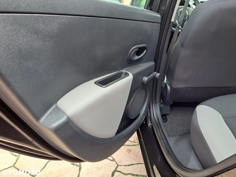 Renault Clio 1.2 16V Authentique - 27