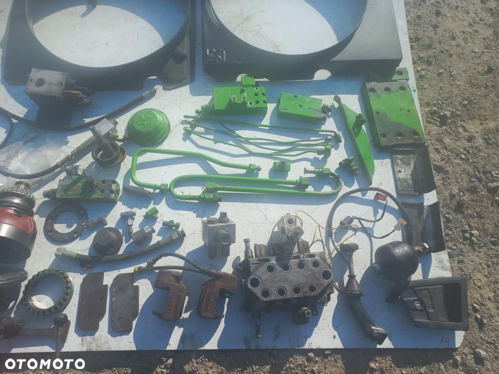 Części MERLO siłownik hydrauliczny,zamek siłowy, 08350803043501A, 28,7 Blok zaworowy, 26,6 ,układ planetarny32,12 pochwa mostu 045568 ,041870,045367,097686,042440,wkład mostu 024849,P36.10,dyferencjau,nagrzewnica,klimatyzator,053121,107714,13 atak,spoiler,klamka,rozdzielacz sterujący 4011840, 057347,chłodnica kuler,oleju,krzyżak,półoś,piasta,cewka,zawór,nadmuch,wentylator manitou,joystick,płyta sterująca, - 13