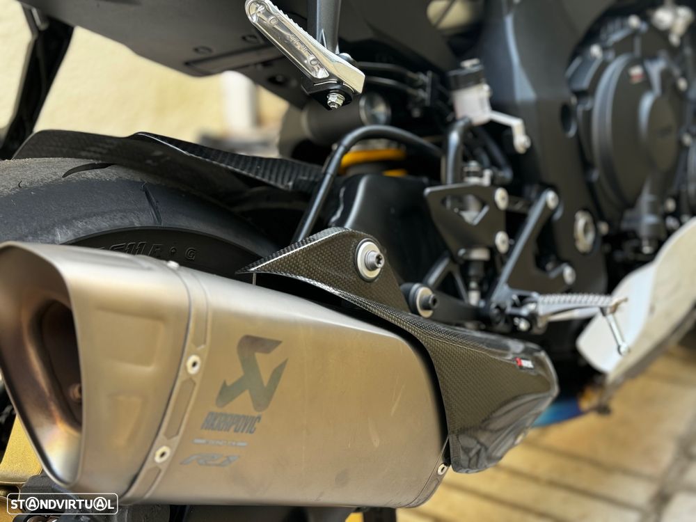 Yamaha YZF R1 - 8