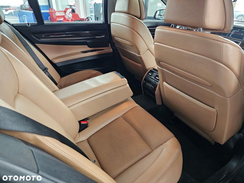 BMW Seria 7 - 19