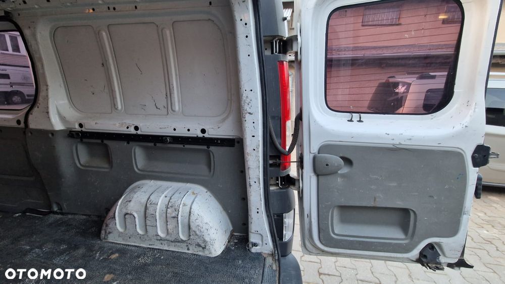 Renault Trafic - 13