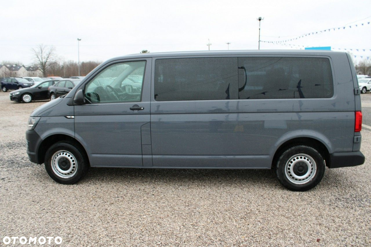 Volkswagen Caravelle - 9