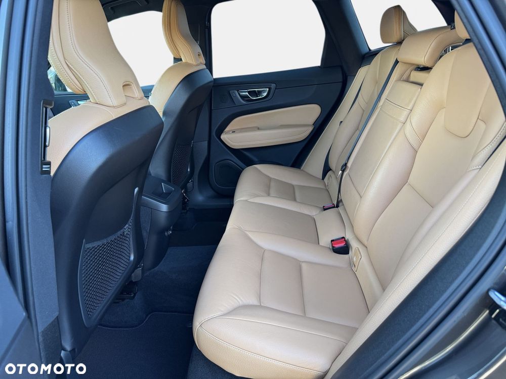 Volvo XC 60 D5 AWD Geartronic Inscription - 28