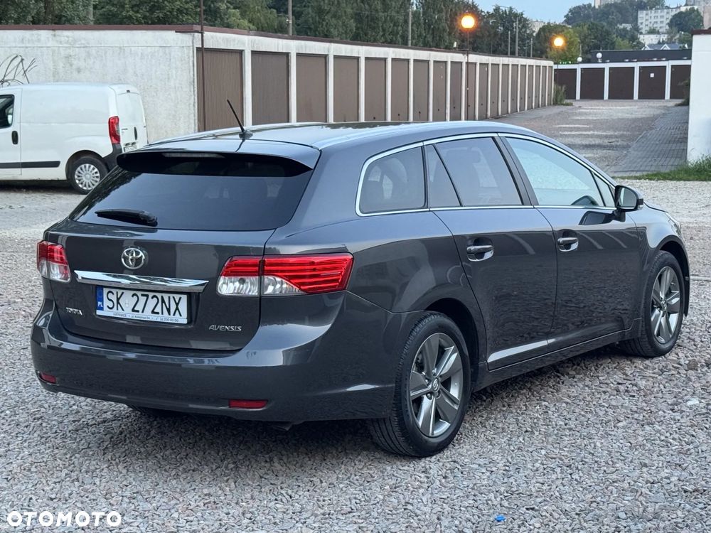 Toyota Avensis - 33