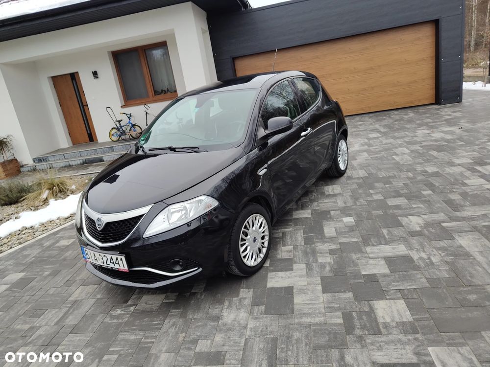 Lancia Ypsilon Y 1.2 8v Gold - 6