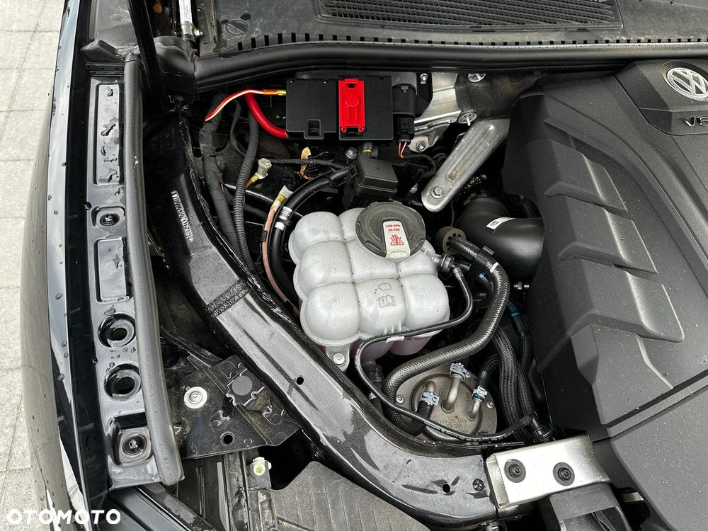 Volkswagen Touareg 3.0 V6 TDI 4Motion R-Line - 11