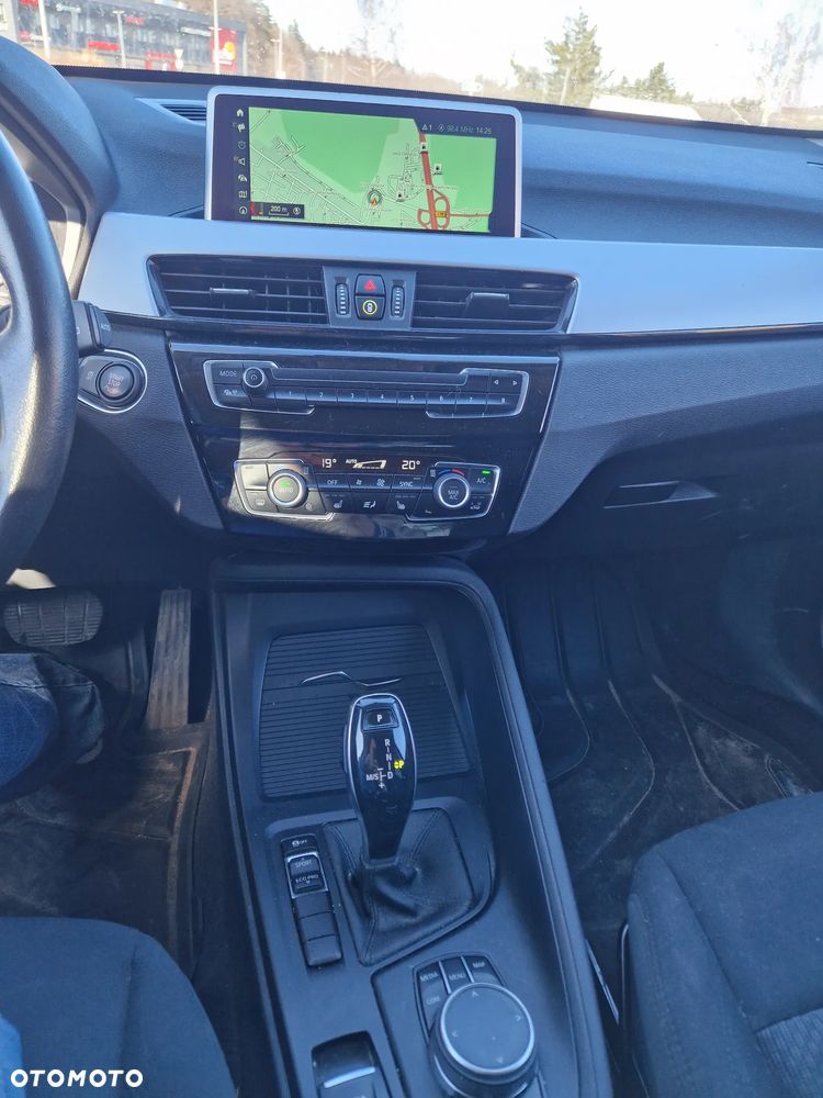 BMW X1 sDrive18i - 10