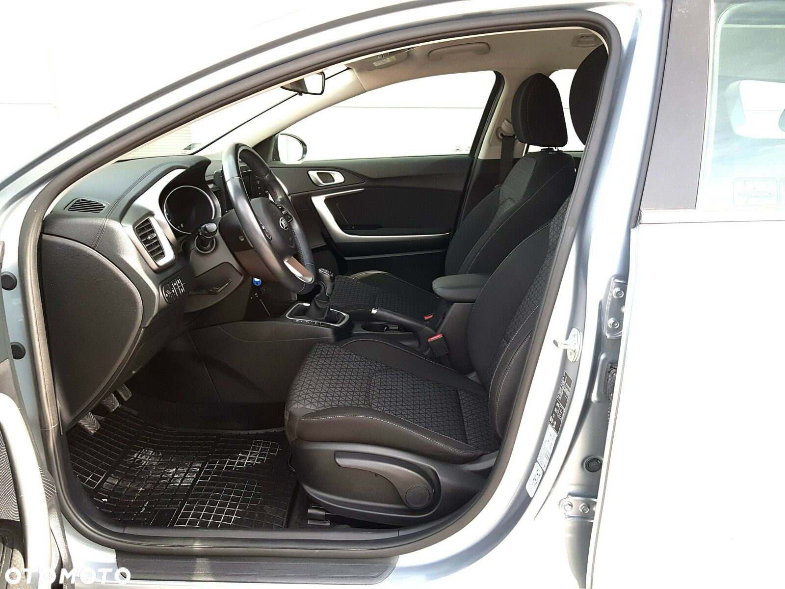 Kia Ceed 1.6 CRDi mHEV M - 15