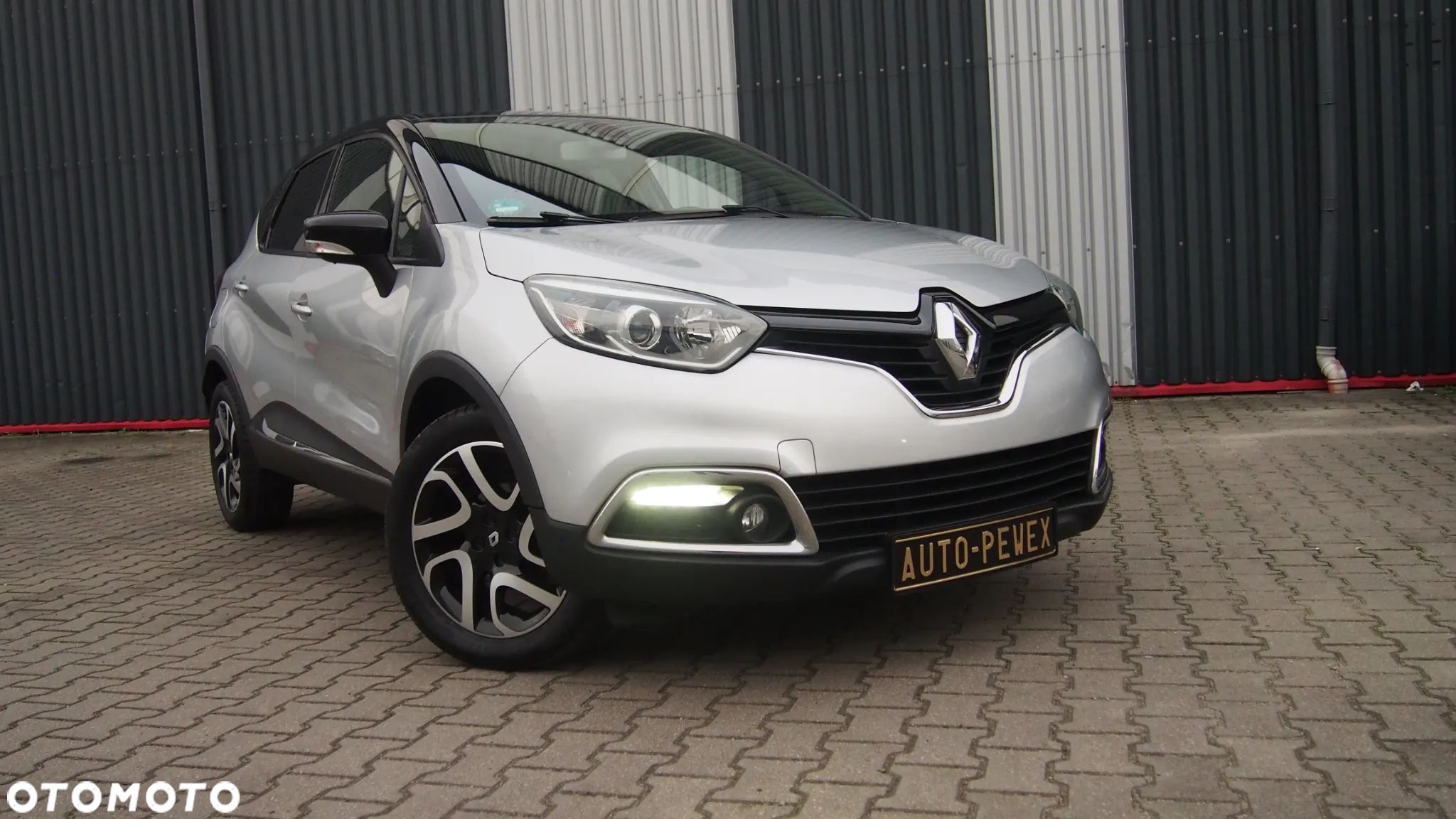 Renault Captur 0.9 Energy TCe Life EU6 - 1