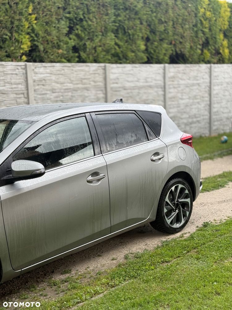 Toyota Auris 1.6 D-4D Prestige - 5