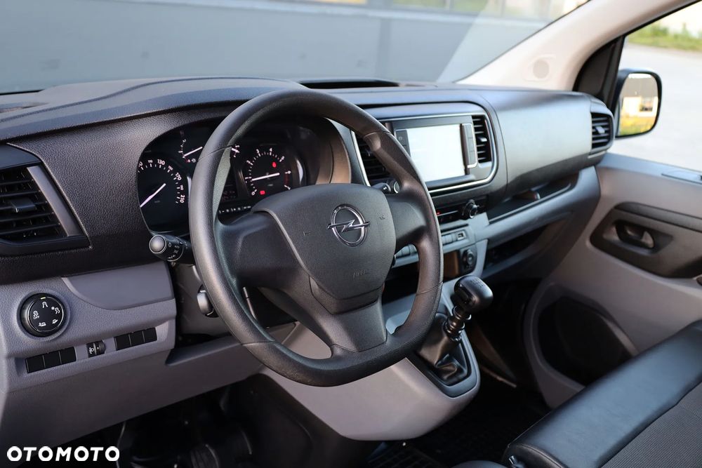 Opel Vivaro - 8