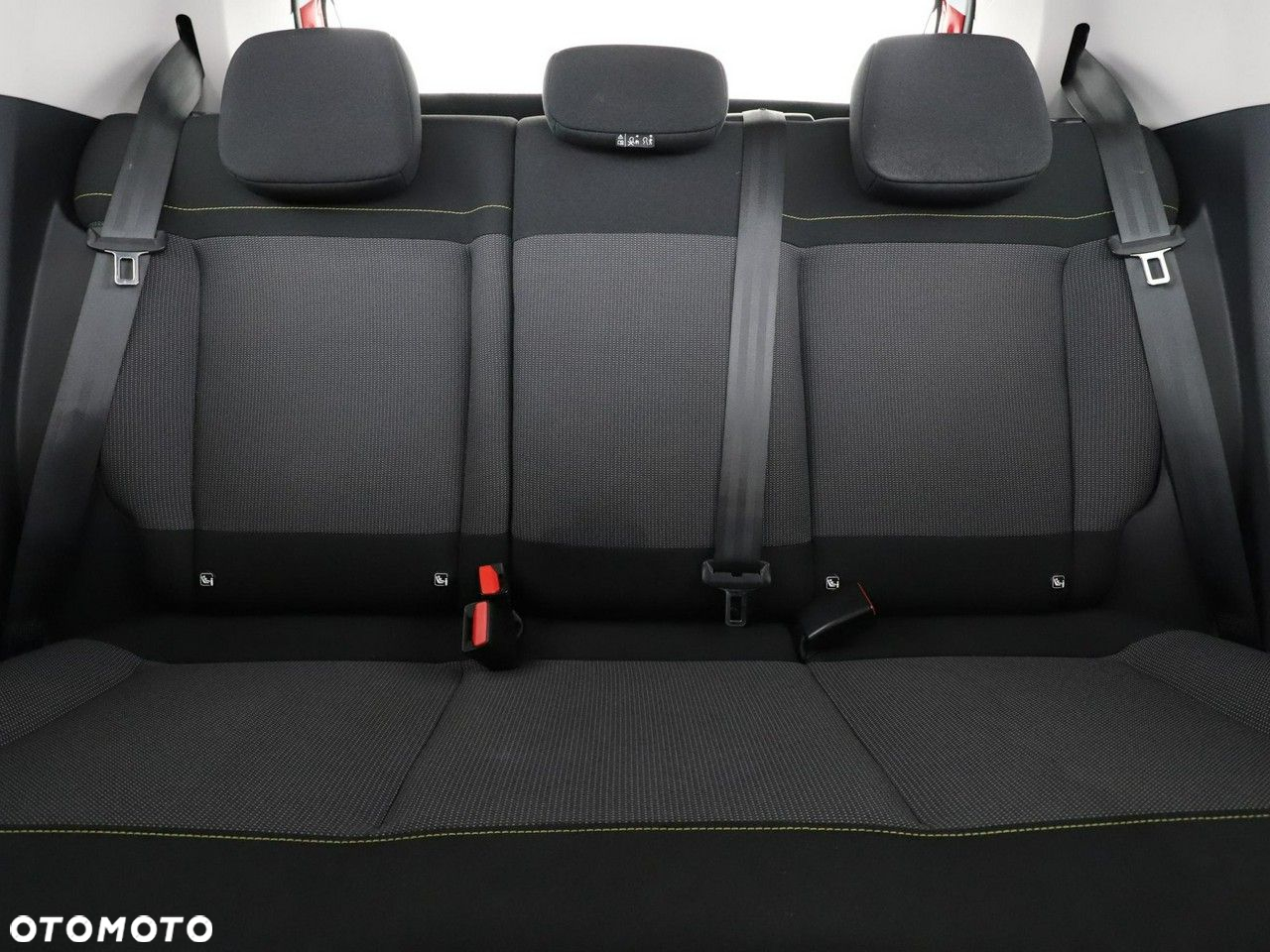 Citroën C3 1.2 PureTech Shine - 18