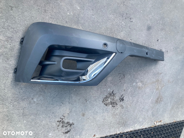 RENAULT TRAFIC  III 3 LIFT 4 IV 23r LISTWA ZDERZAKA PRAWA CHROM NAKŁADKA 261A23784R kratka otwory na pdc Wwa