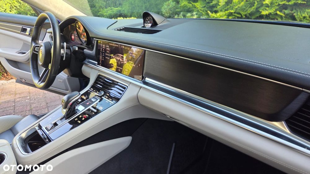 Porsche Panamera - 8