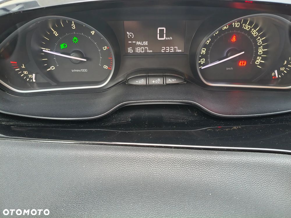 Peugeot 208 1.6 BlueHDi Active S&S - 8